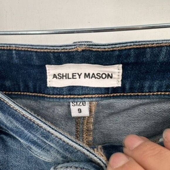 Ashley Mason Womens Distressed Skinny Leg Jeans Medium Blue Denim Patches Size 9 - Picture 4 of 13